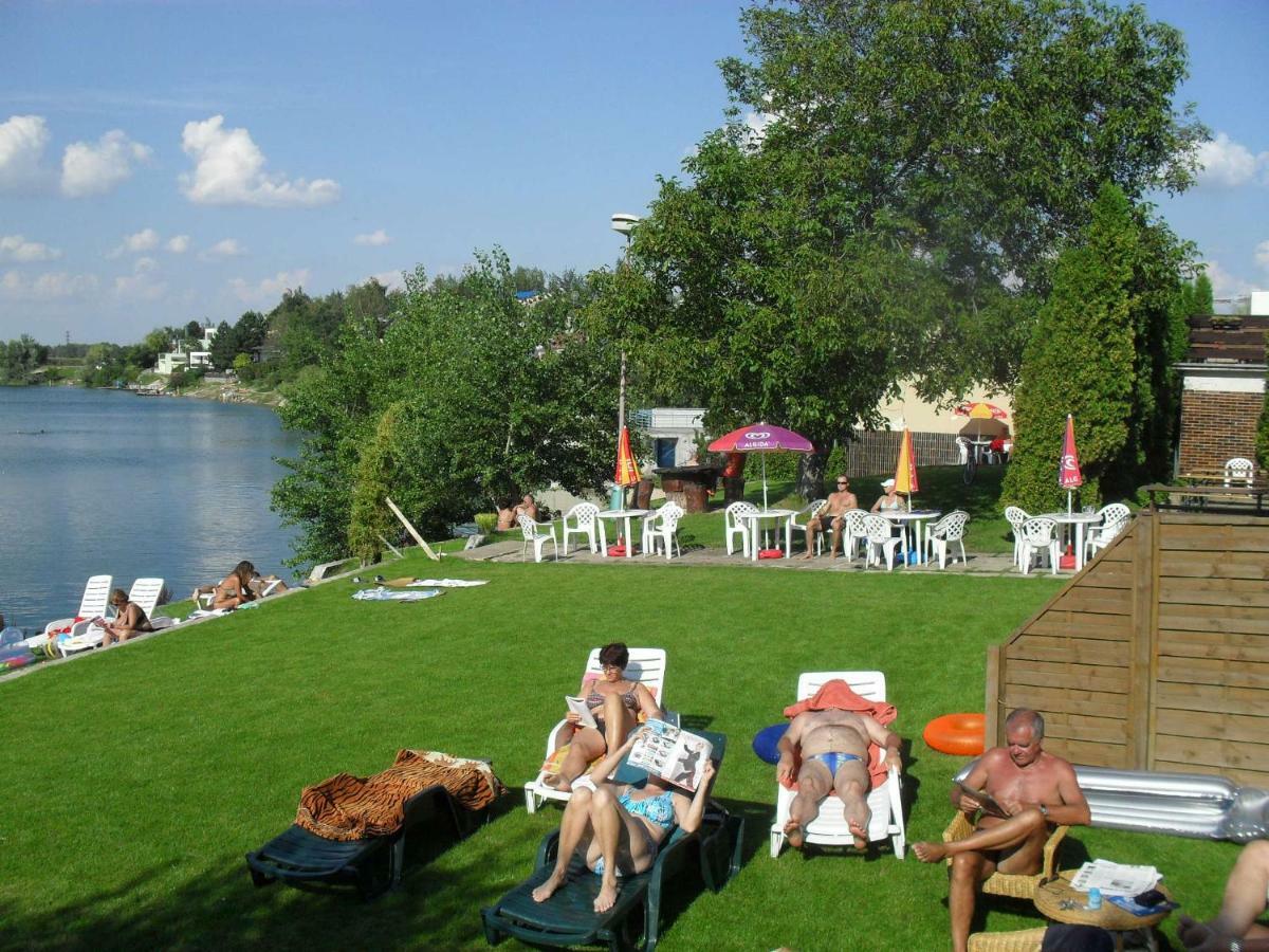 Hotel Fortuna Senec Exterior foto